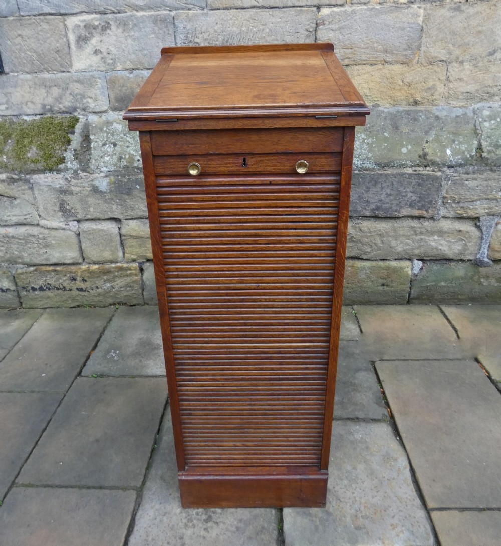Oak filing cabinet View IV