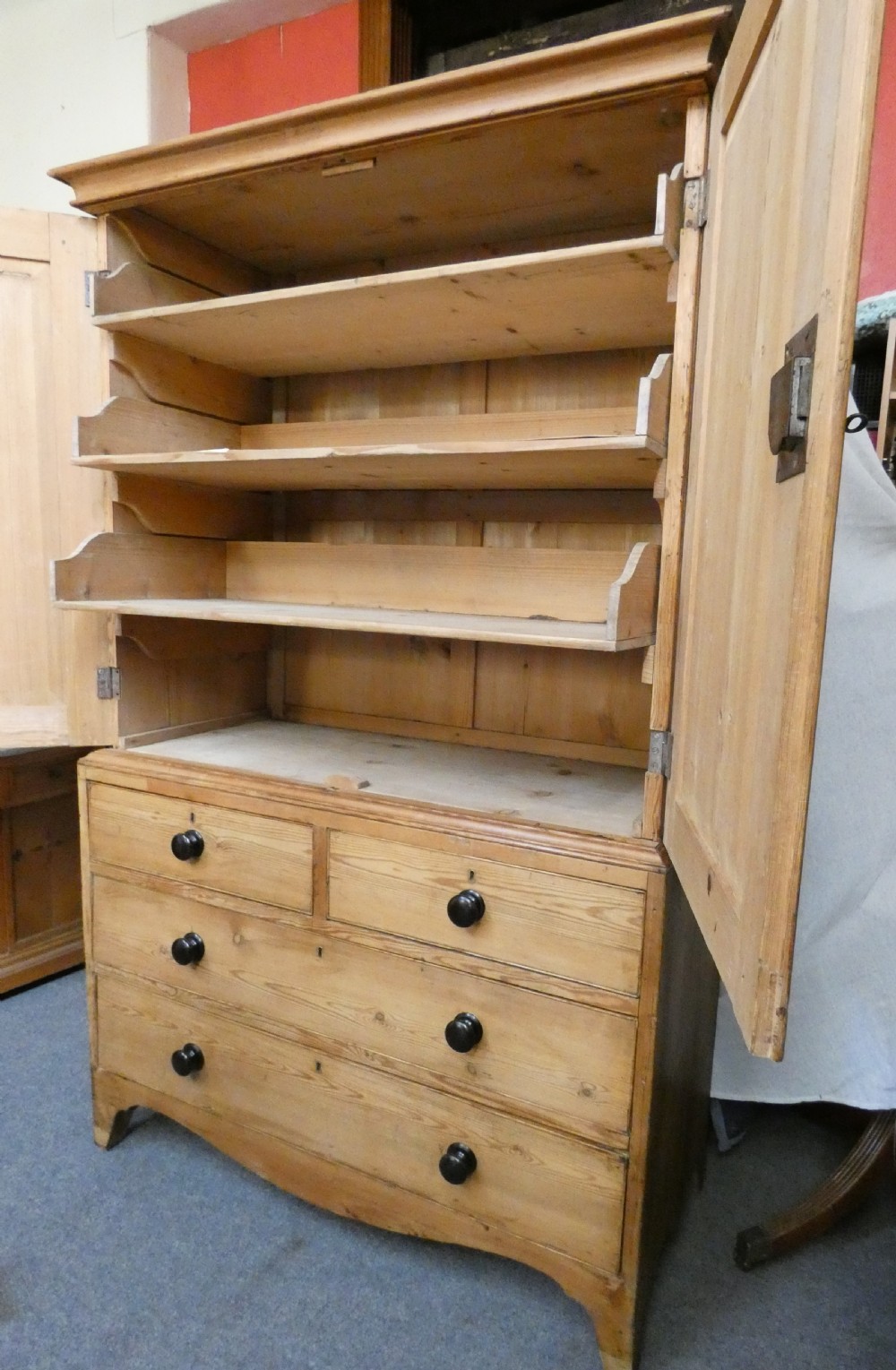Georgian pine press View II