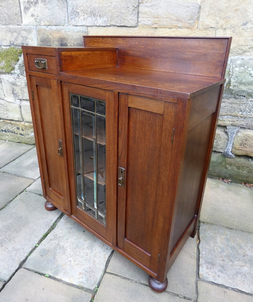 Arts & Crafts oak cupboard View IV