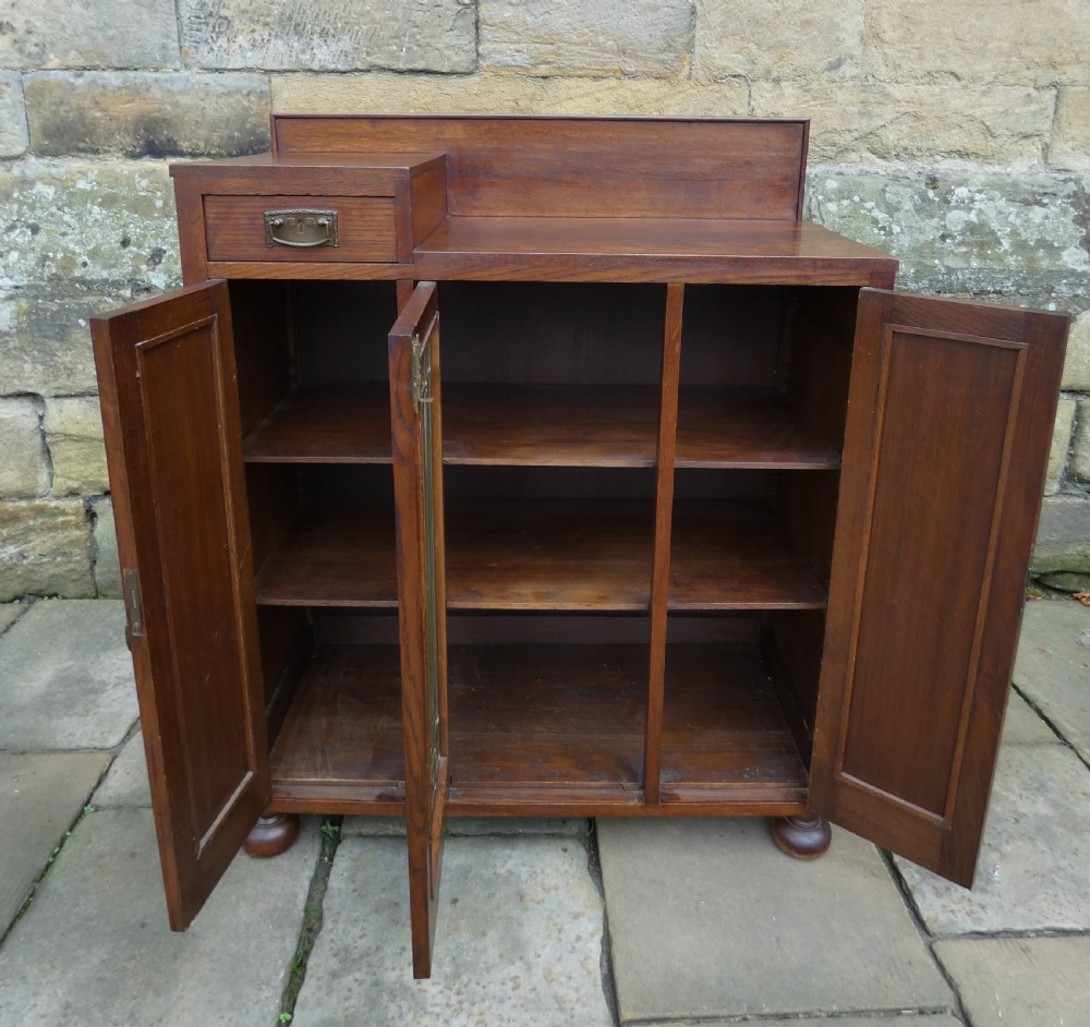 Arts & Crafts oak cupboard View VI
