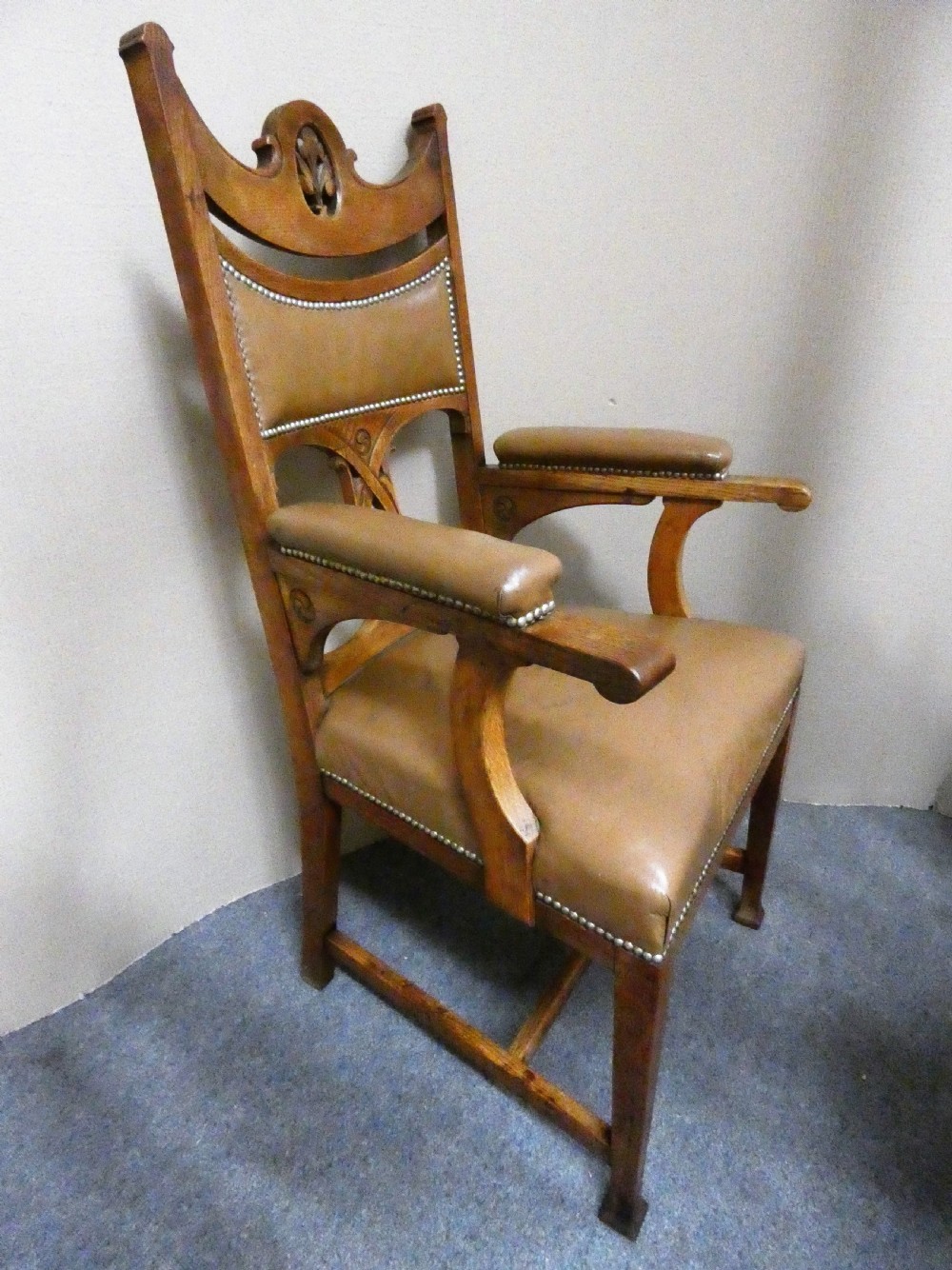 set of 10 oak Arts & Crafts dining chairs View IV