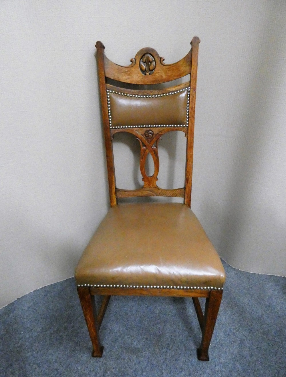 set of 10 oak Arts & Crafts dining chairs View VII