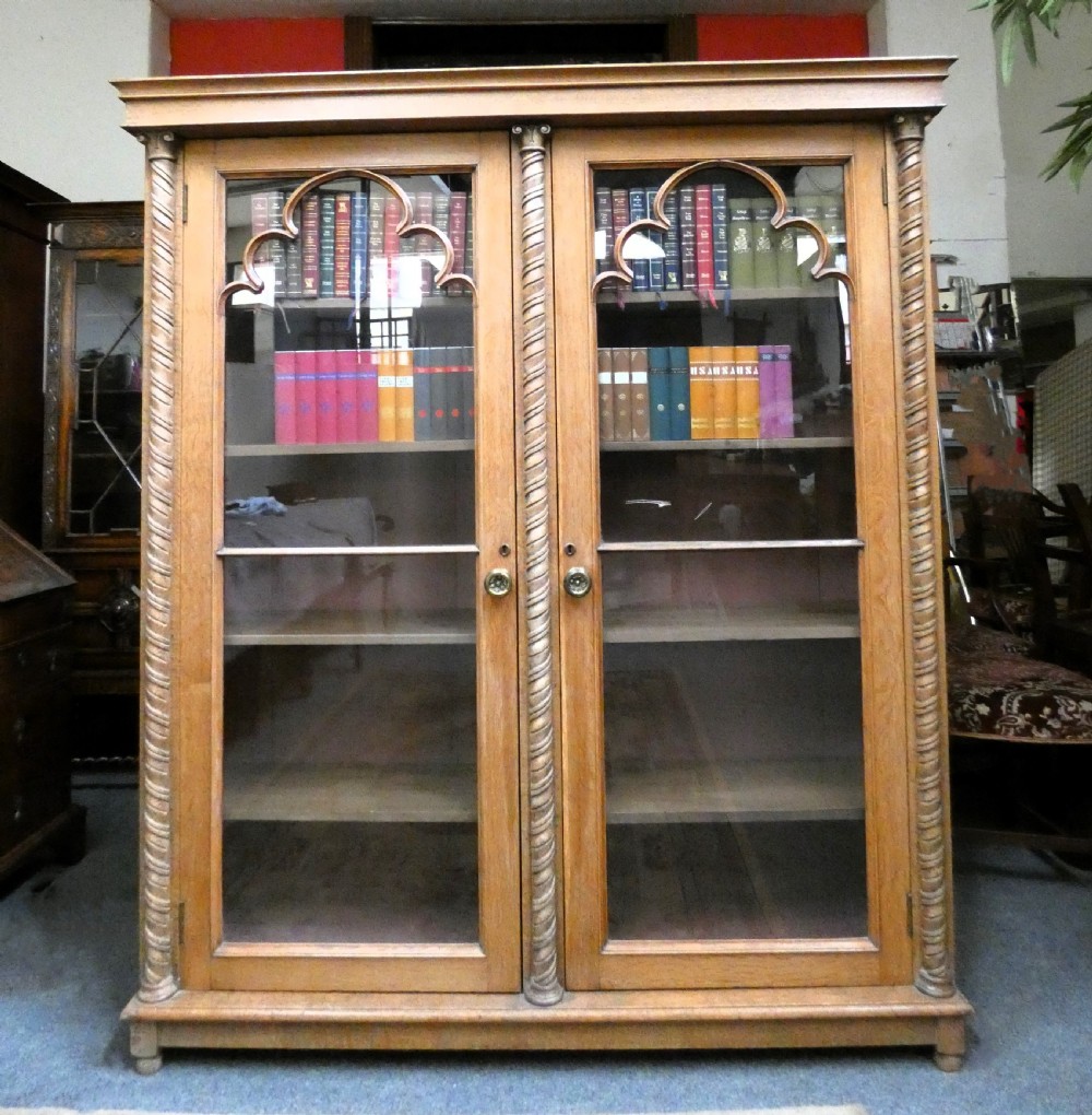 Tall oak bookcase View IV
