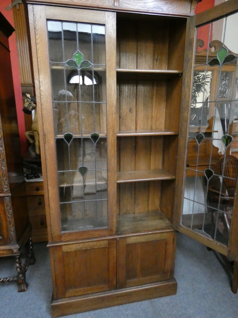 Arts & Crafts oak bookcase View VI