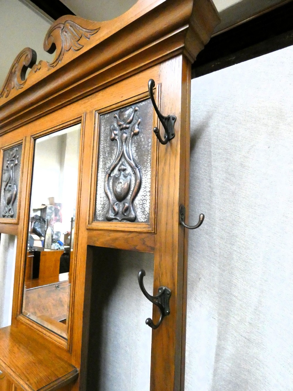 Art Nouveau oak hall stand View V