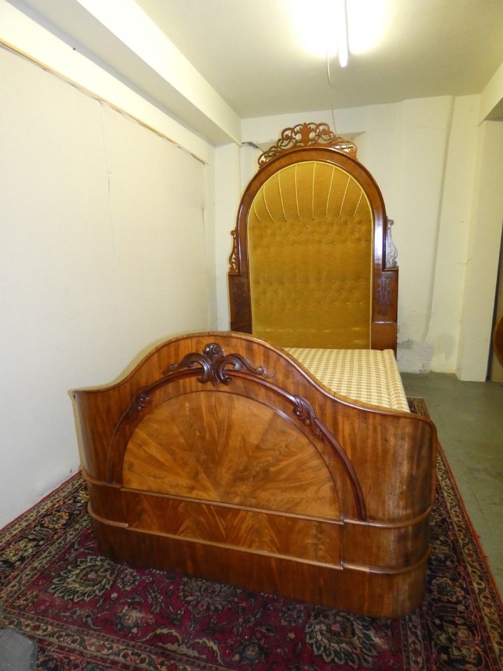 Mahogany double bed View II