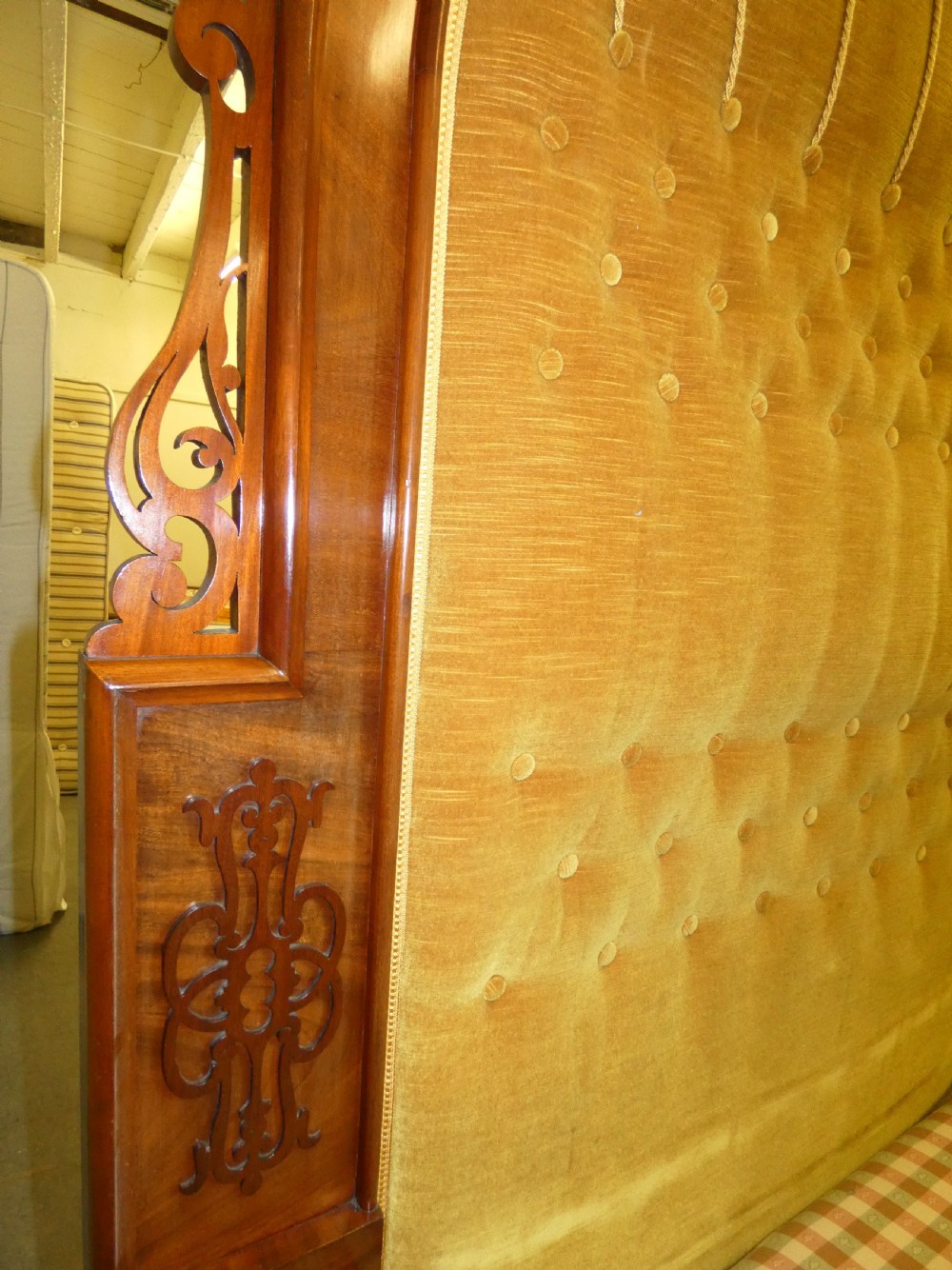 Mahogany double bed View VII