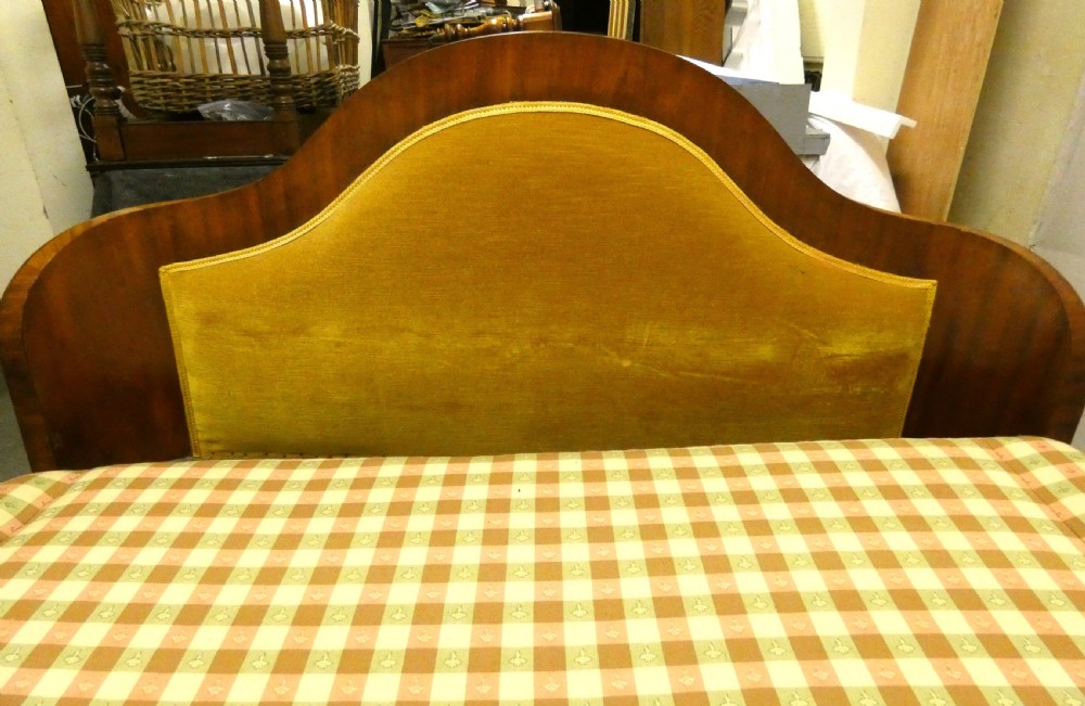 Mahogany double bed View VIII