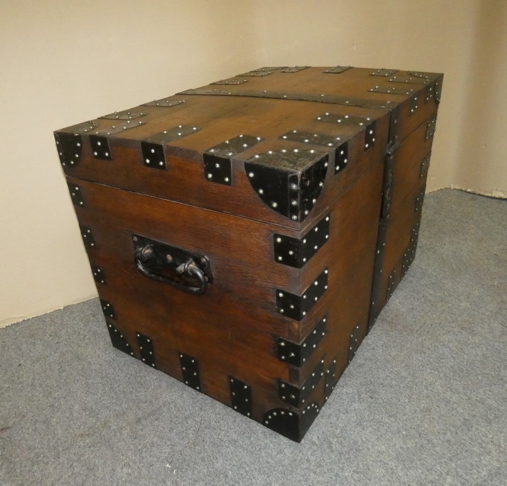 Silver chest - fitted View II