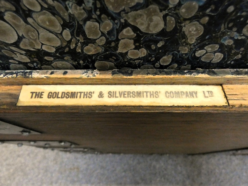 Silver chest - fitted View V