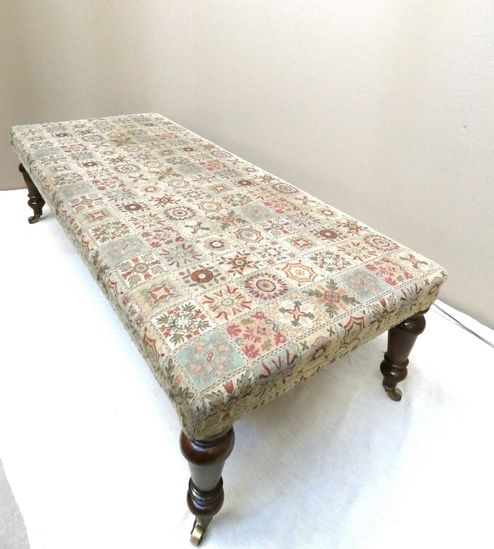 large centre stool View II