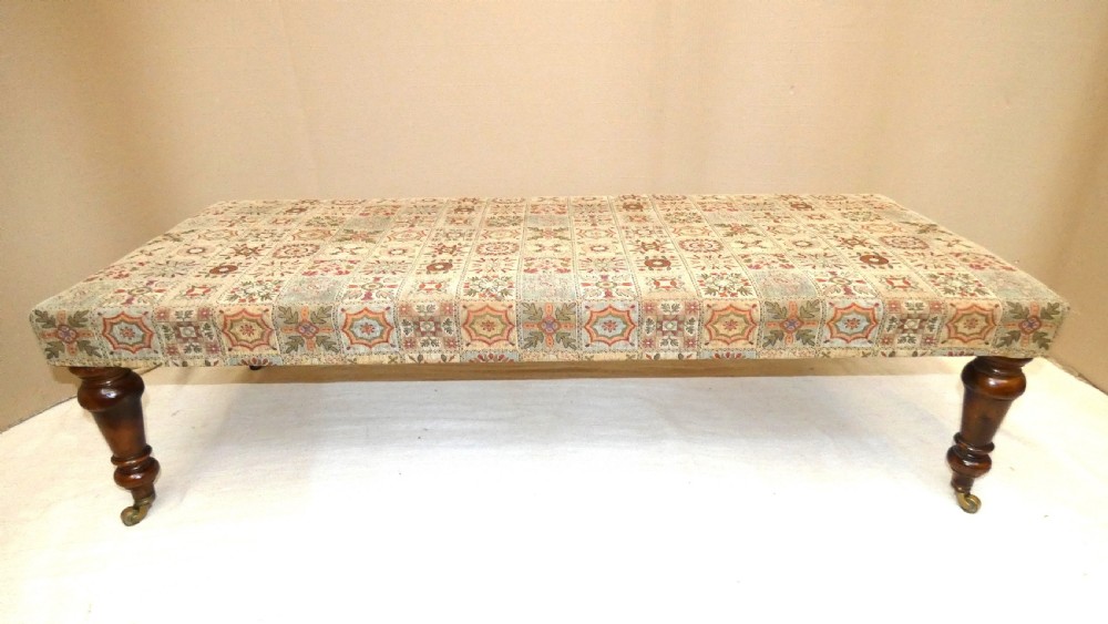 large centre stool View III