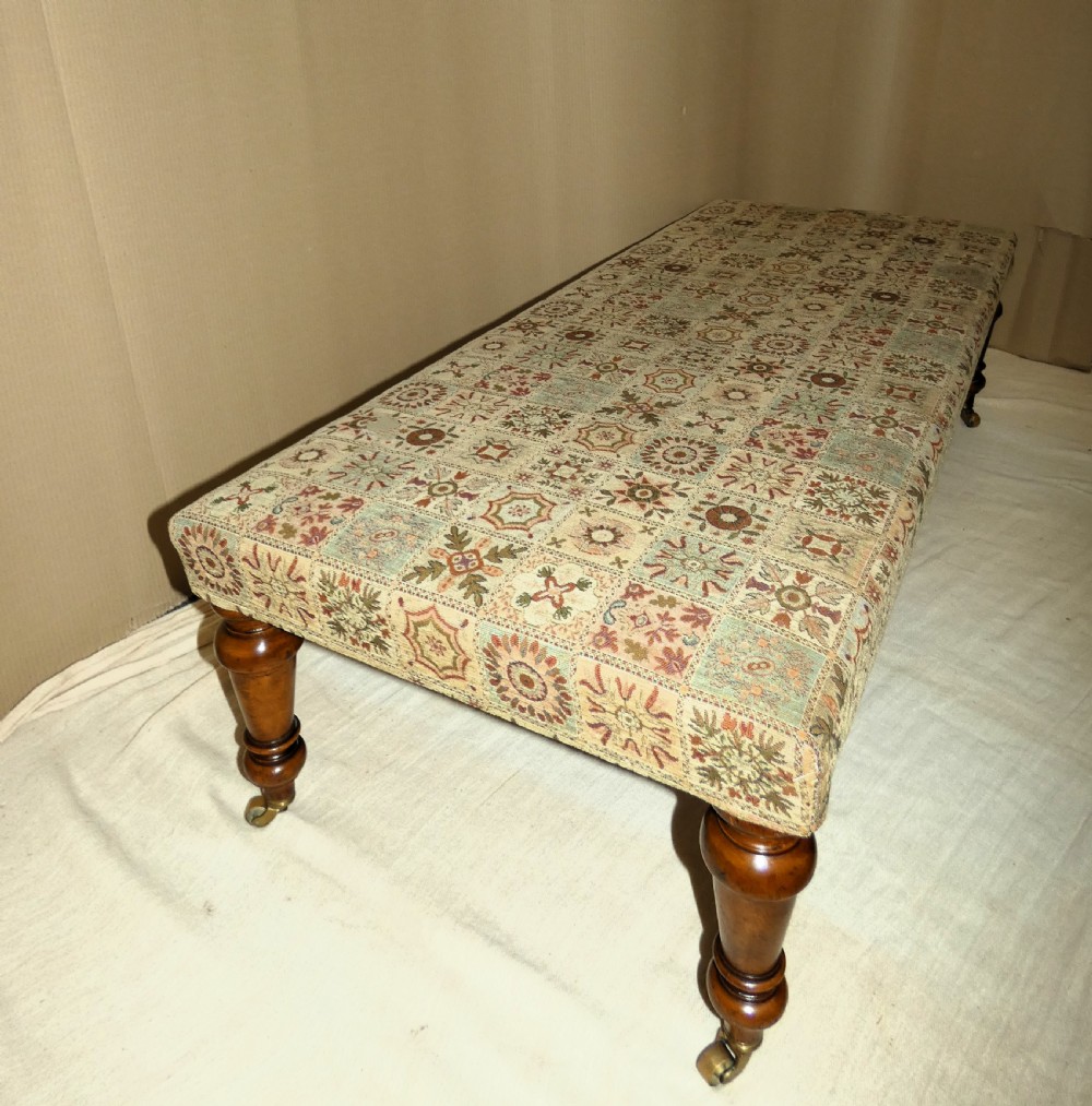 large centre stool View IV