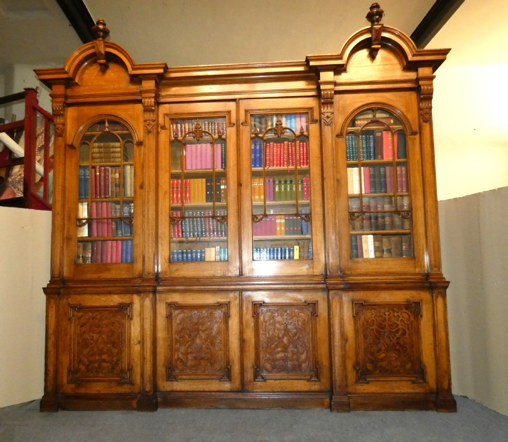 Large oak bookcase View II