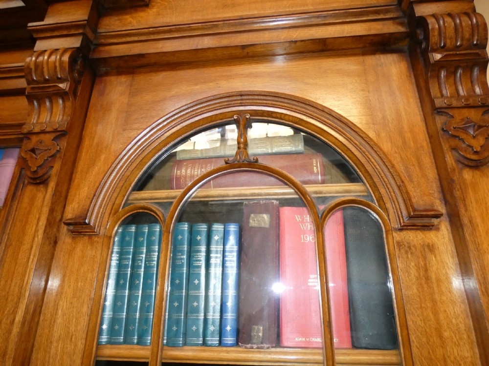 Large oak bookcase View VII