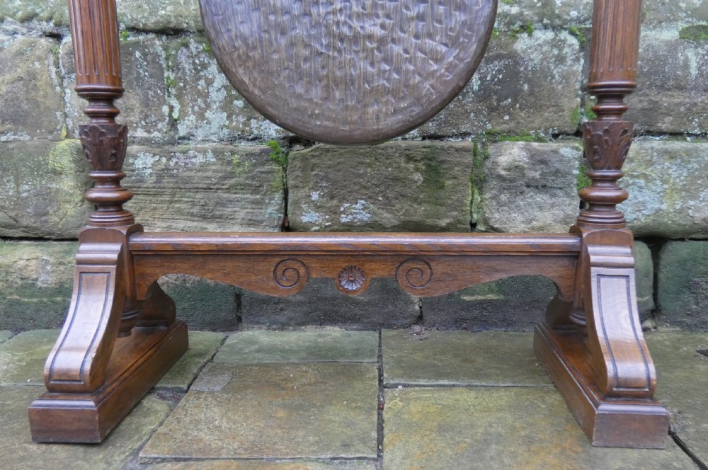 Large dinner gong View VI