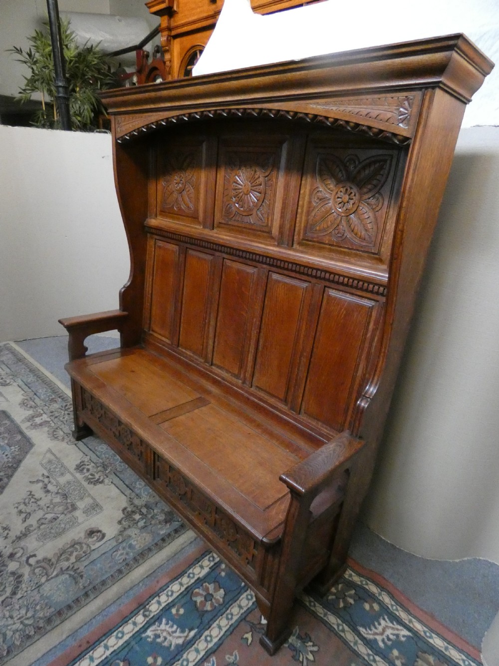 High back oak settle View III