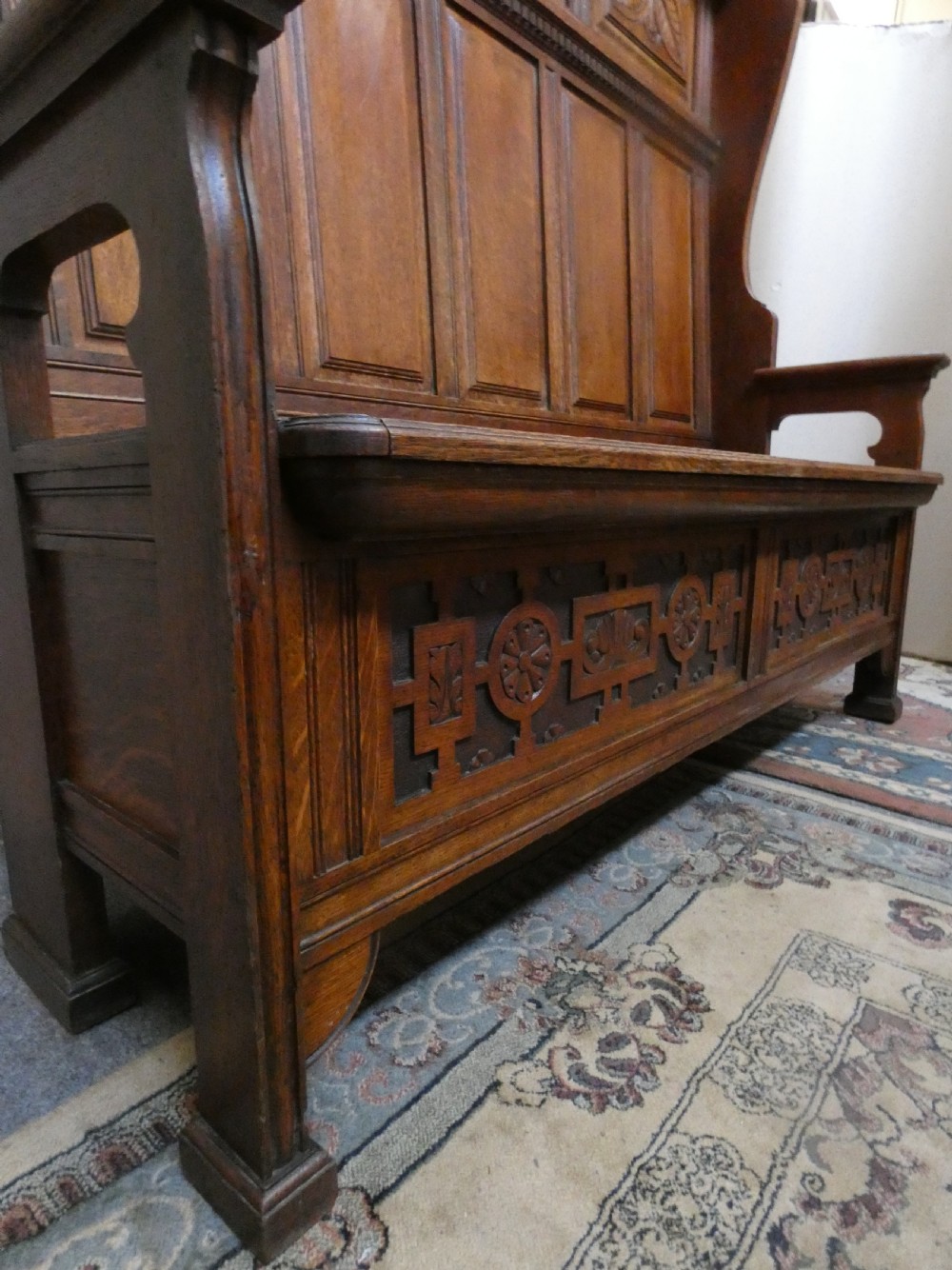High back oak settle View VI