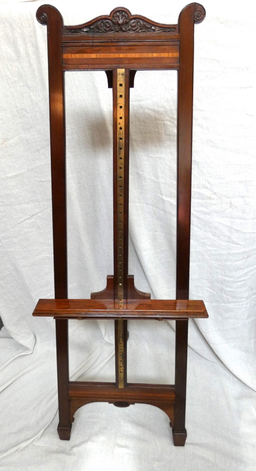 Rosewood artists display easel