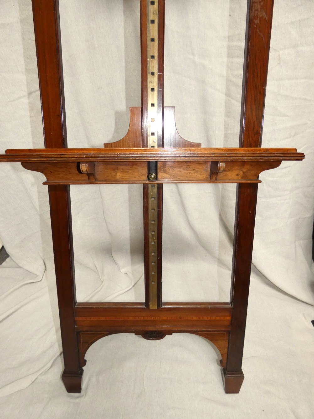 Rosewood artists display easel View V