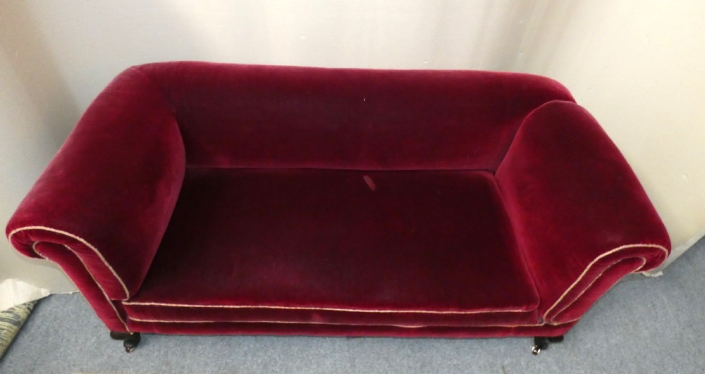 Chesterfield sofa View II