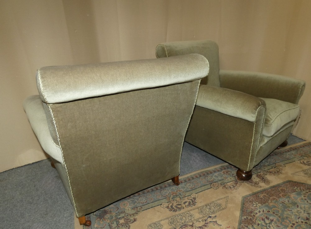 Pair of armchairs View V