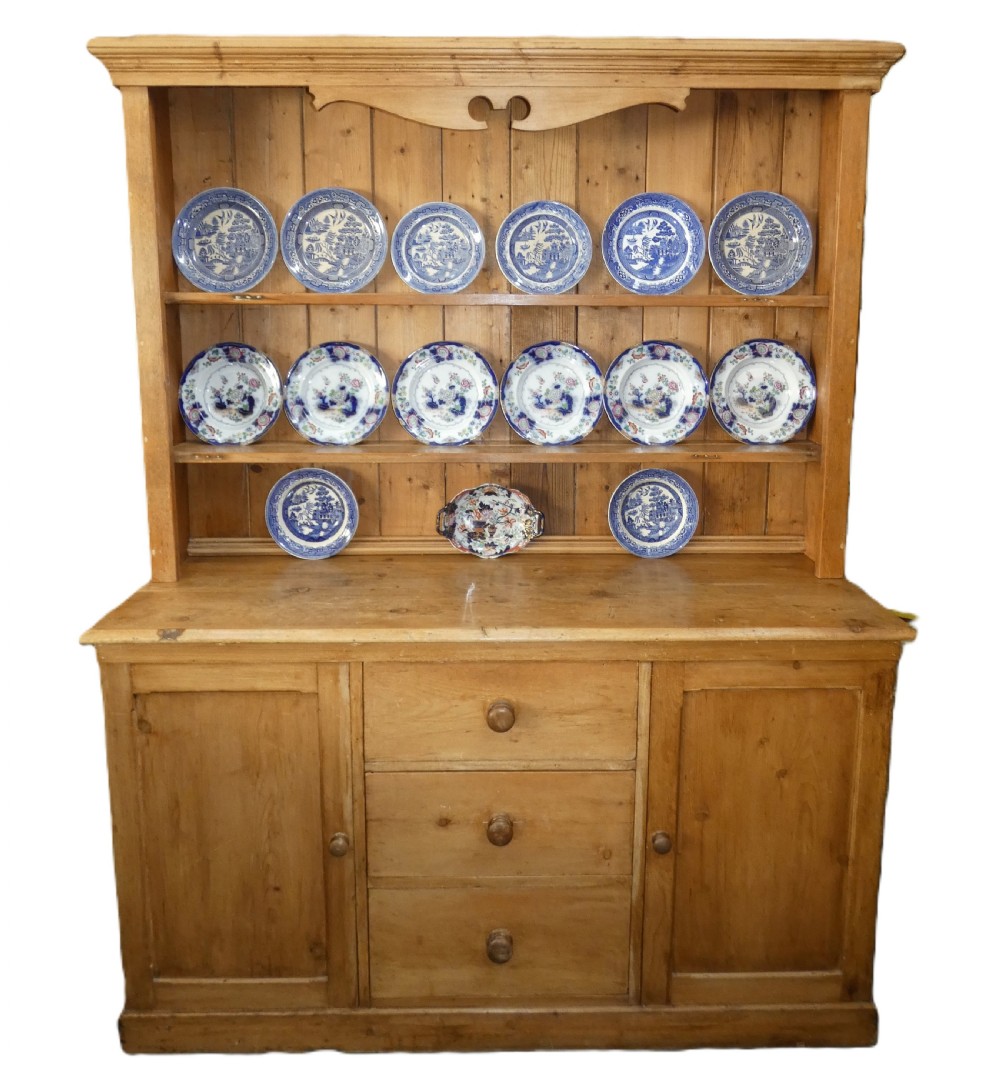 Pine kitchen dresser