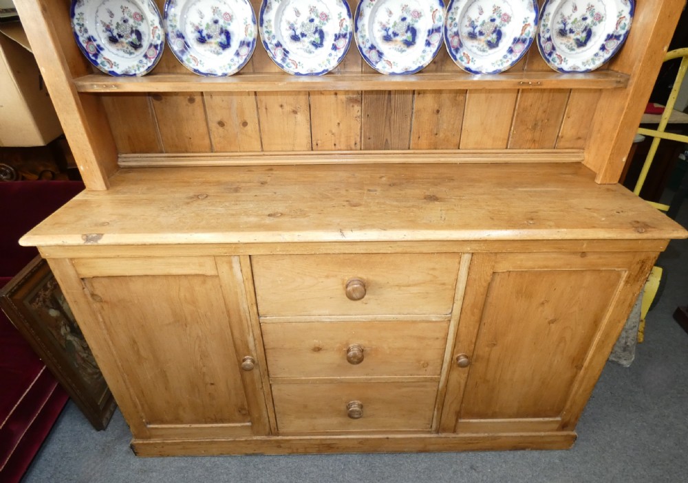 Pine kitchen dresser View VIII