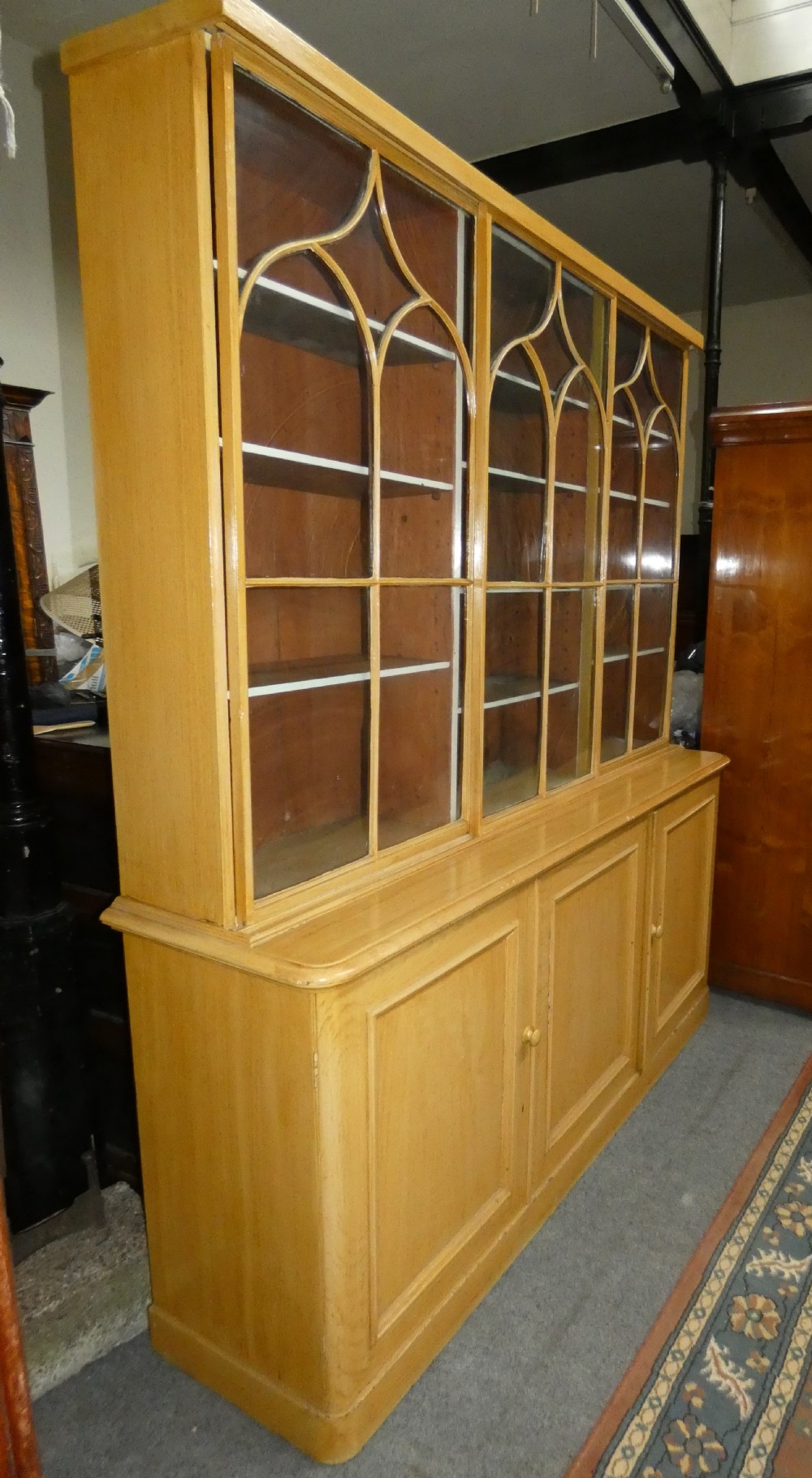 Painted pine bookcase View VII