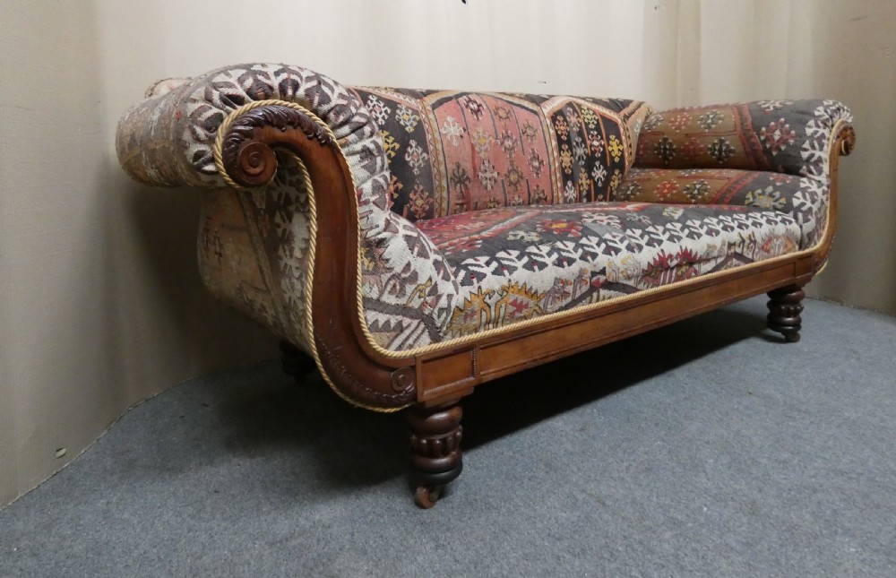Kilim sofa View VIII