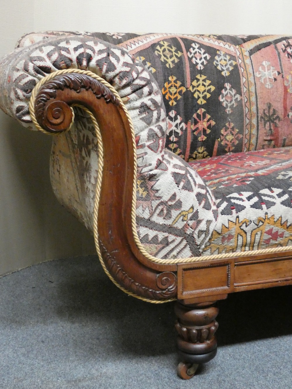 Kilim sofa View IX