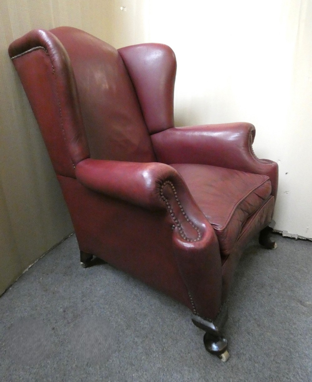 Leather armchair View III