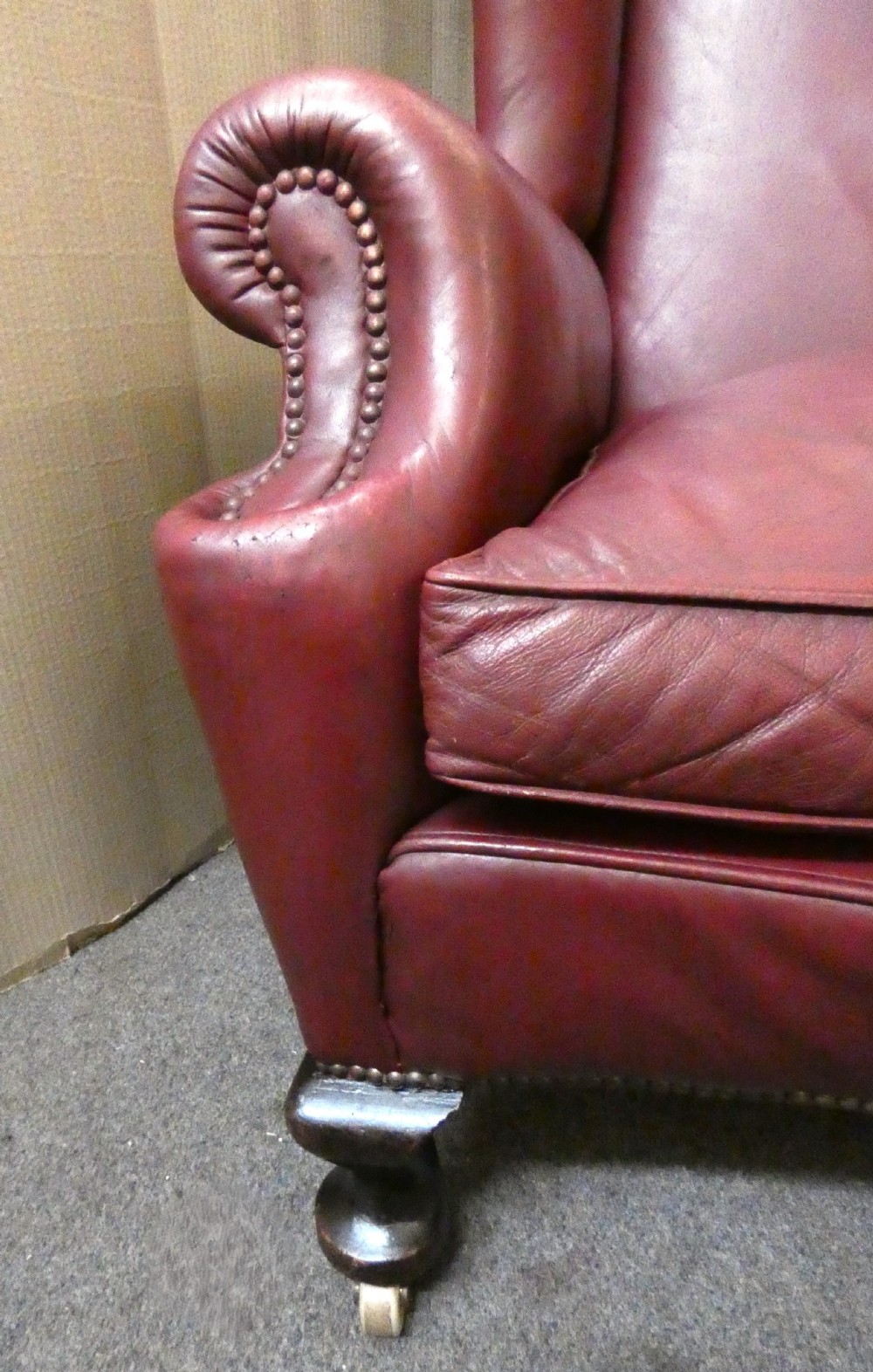 Leather armchair View VII