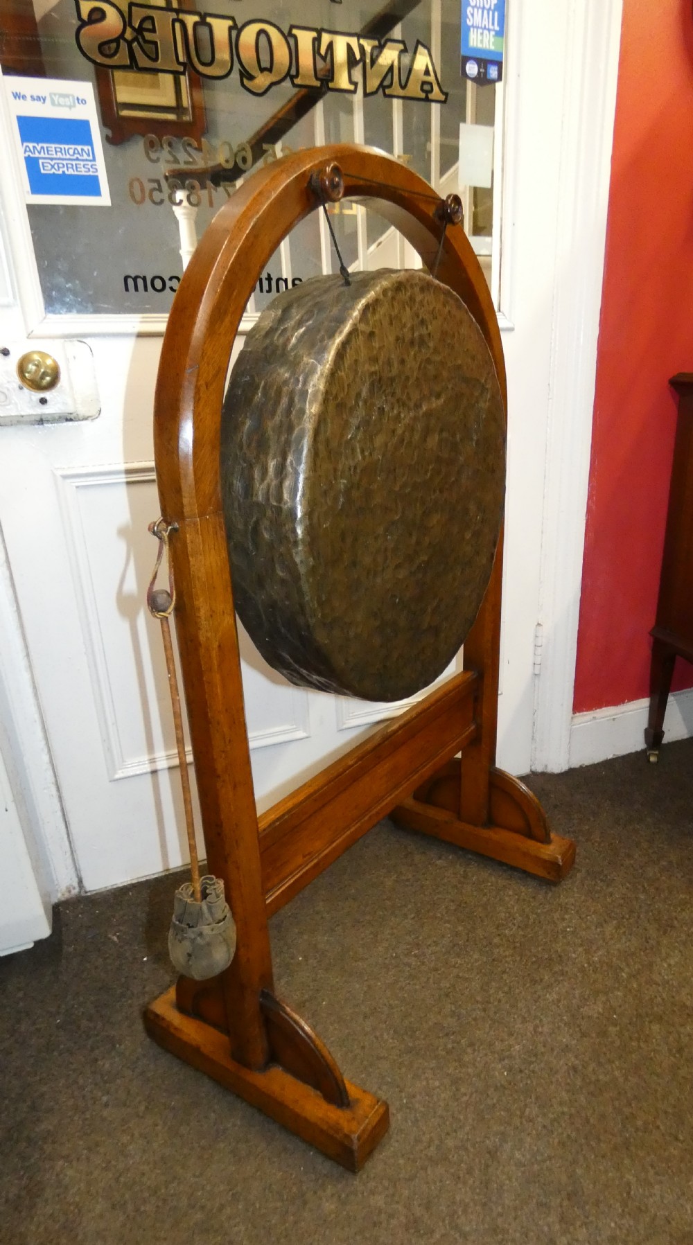 Large dinner gong View II