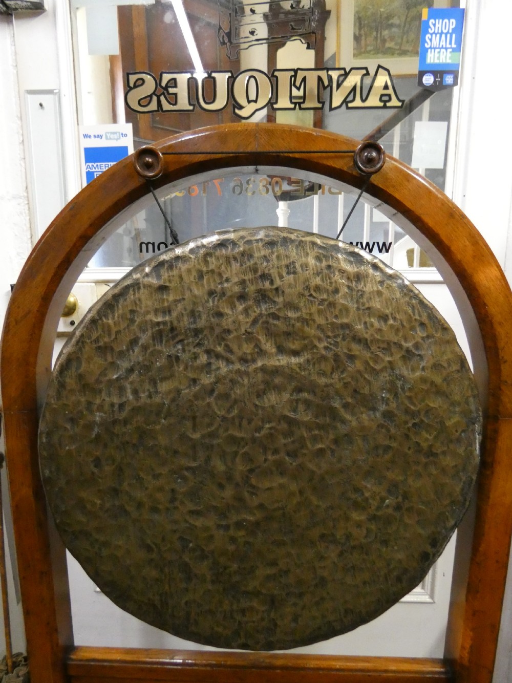 Large dinner gong View V