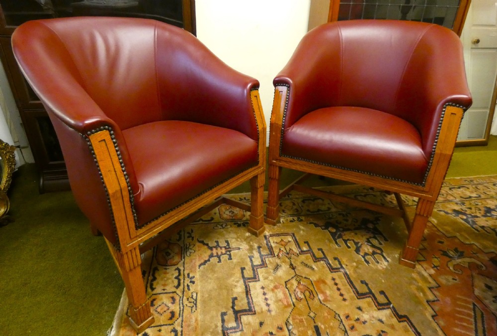 Pair of leather club chairs / tub chairs