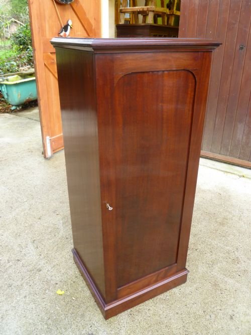 fig 1. 20 DRAWER COLLECTORS CABINET