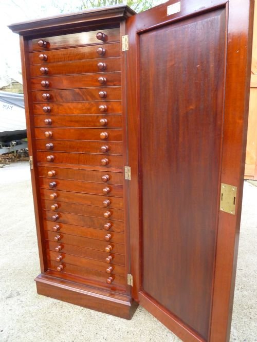 fig 3. 20 DRAWER COLLECTORS CABINET
