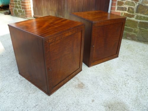 A Very Fine Pair of 18th Century Collectors Side Cabinets in Richly Figured Mahogany