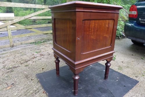 fig 1. VICTORIAN 6 DRAWER ENGLISH WALNUT BUTTERFLY OR MEDAL COLLECTORS CABINET.