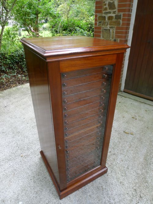fig 2. FINE VICTORIAN 20 DRAWER COLLECTORS CABINET BY J.T.CROCKETT OF CAVENDISH SQUARE. LONDON