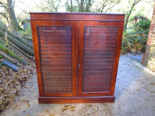 fig 2. A VERY FINE VICTORIAN, 36 GRADUATED DRAWER, MAHOGANY COLLECTORS CABINET.