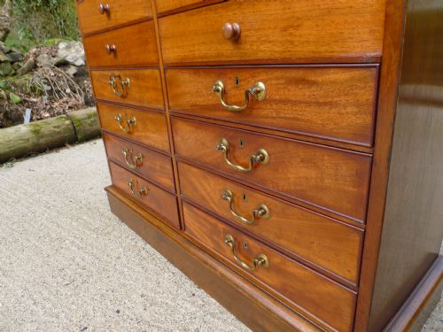 fig 1. A VERY GOOD AND VERSATILE VICTORIAN MAHOGANY 16 DRAWER COLLECTORS CABINET CIRCA 1840.