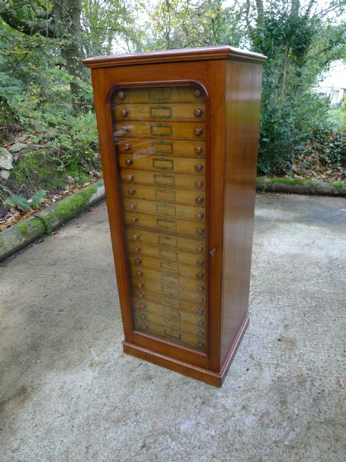 fig 1. A FINE 20 DRAWER VICTORIAN MAHOGANY AND DEAL COLLECTORS CABINET BY J.T.CROCKETT OF CAVENDISH SQUARE. LONDON. CIRCA 1880.