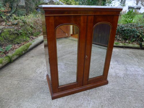 fig 1. ENGLISH WALNUT AND MAHOGANY 40 DRAWER COLLECTORS CABINET WITH FINE CARRARA TOP. CIRCA 1860