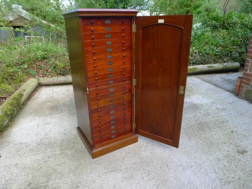 fig 2. A FINE MAHOGANY 20 DRAWER COLLECTORS CABINET BY HILLS OF LONDON.