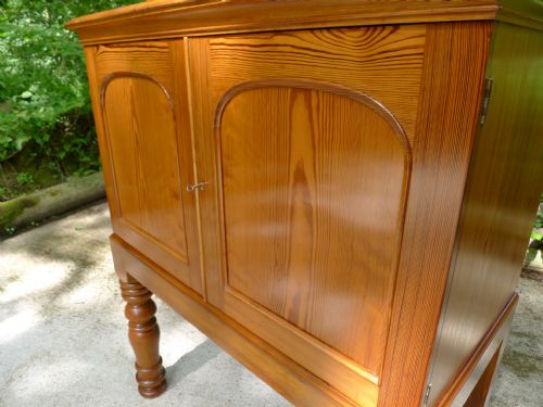 fig 1. AN ABSOLUTELY SUPERB AND RARE 20 DRAWER COLLECTORS CABINET BY C.H.LONGLEY CIRCA 1880