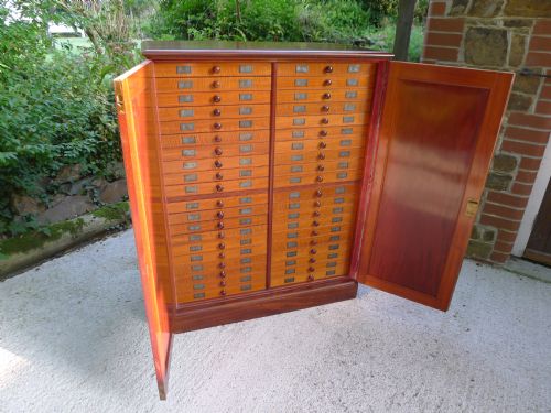 fig 1. A SUPERB QUALITY 40 DRAWER COLLECTORS CABINET BY DRUCE OF BAKERS ST