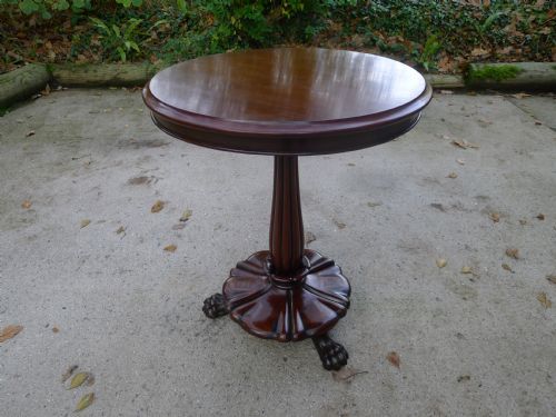 fig 1. A FINE VICTORIAN MAHOGANY WINE TABLE WITH CARVED BASE AND FLUTED COLUMN. CIRCA 1870.