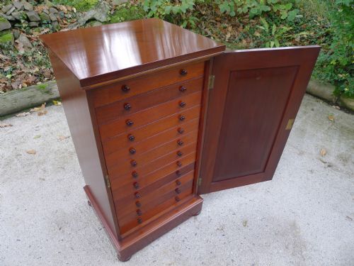 A Superb Early Victorian, Honduras Mahogany, Collectors Cabinet by Standish